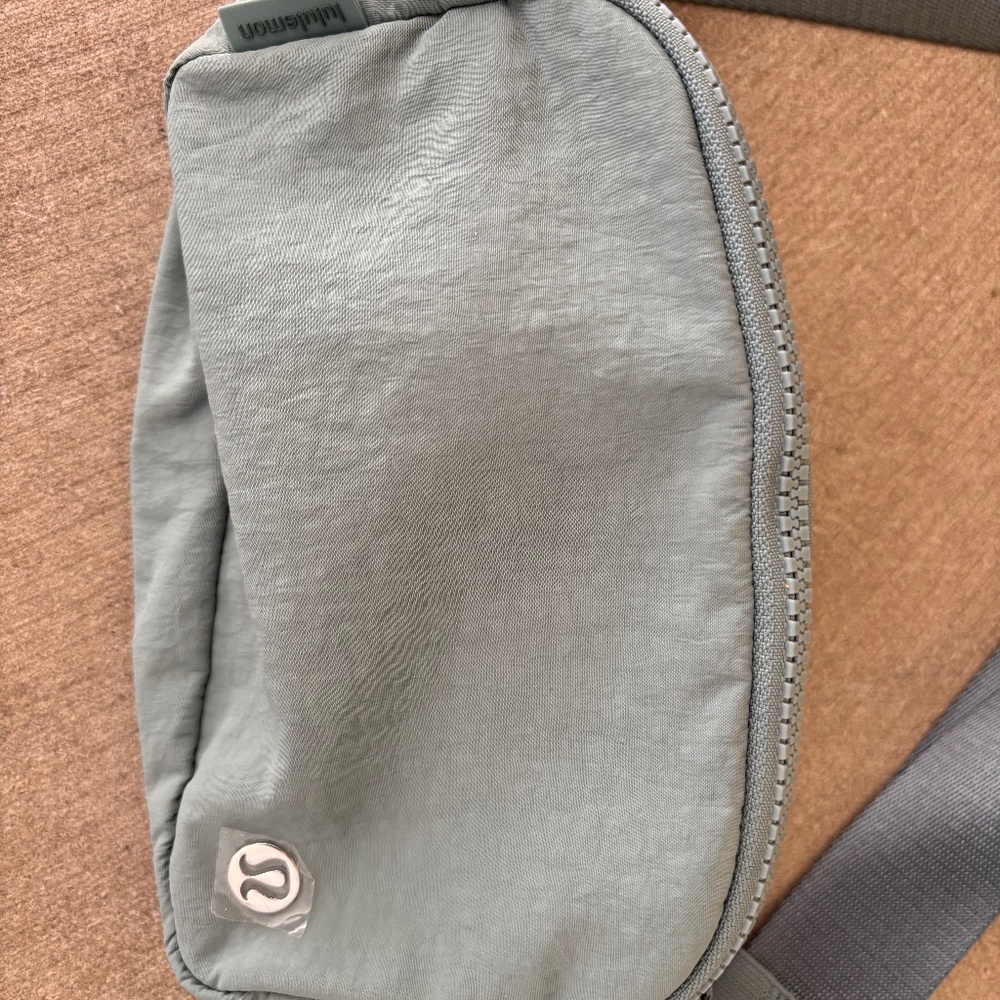 Lululemon fanny pack